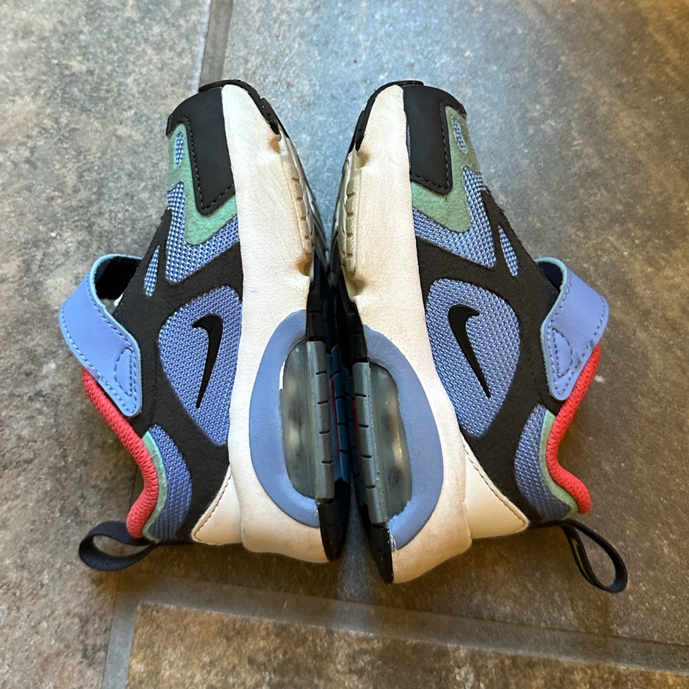 Toddler Nike shoes size 5.5